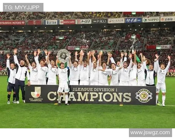 柏太阳神与埠的激烈对决揭示了足球战术的博弈与团队精神的较量