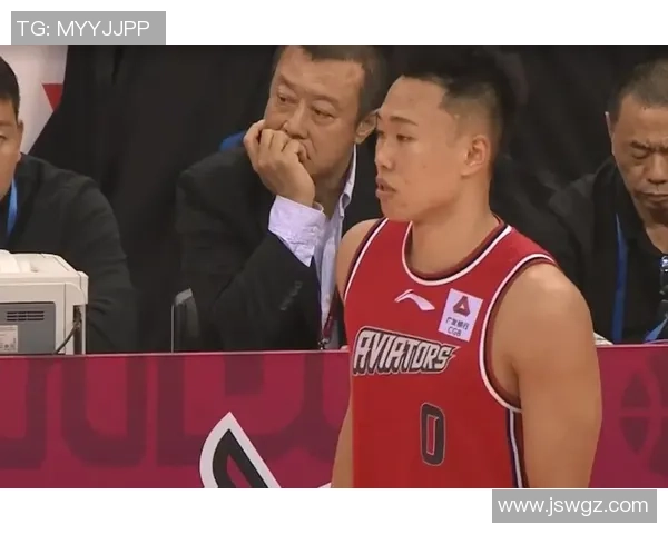 沈梓捷：从篮球新星到职业生涯的辉煌之路探索与成长的故事